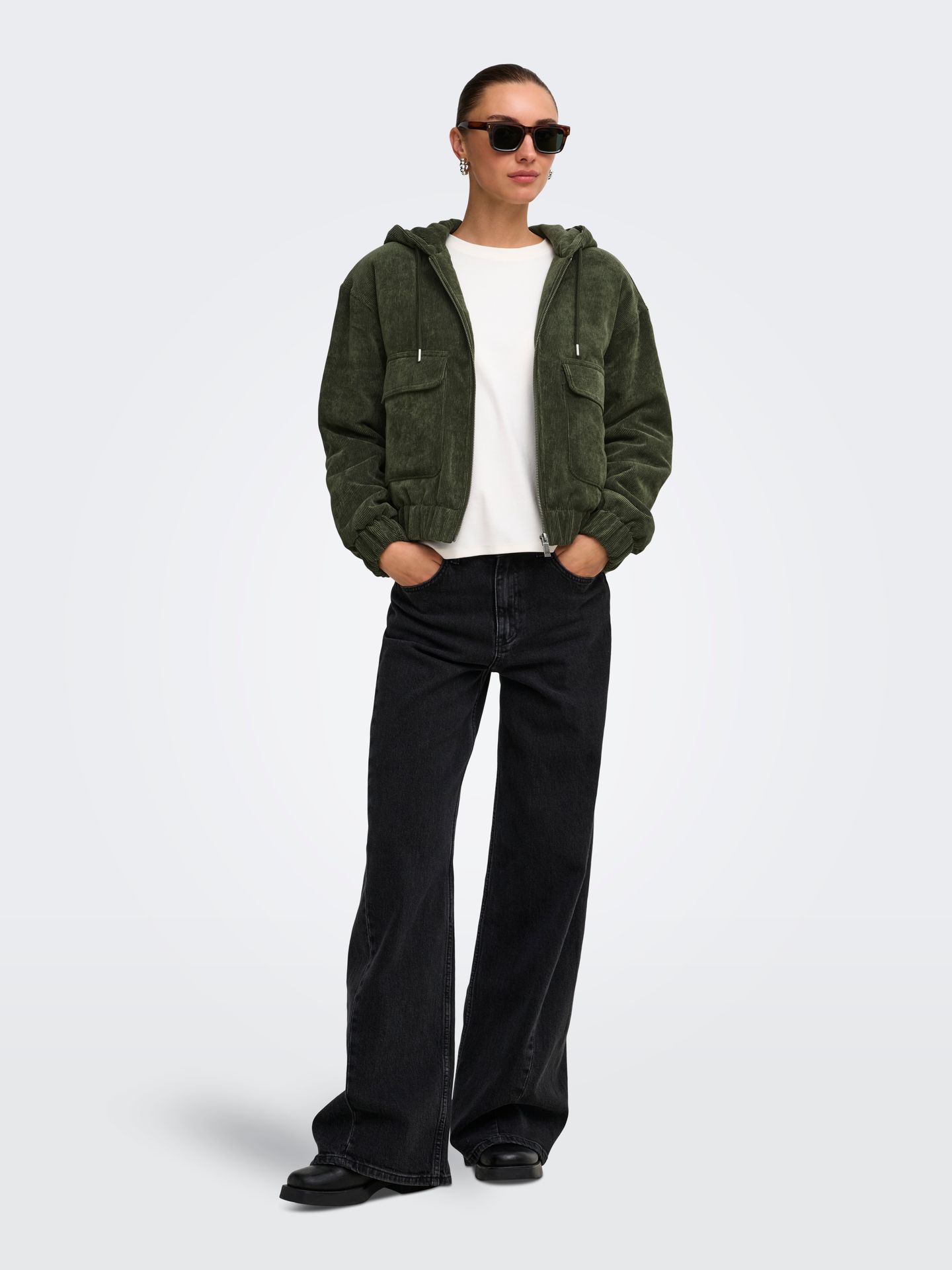 Only ONLSUVA CORDUROY PAD SHORT JACKET C Kalamata 2900172294024