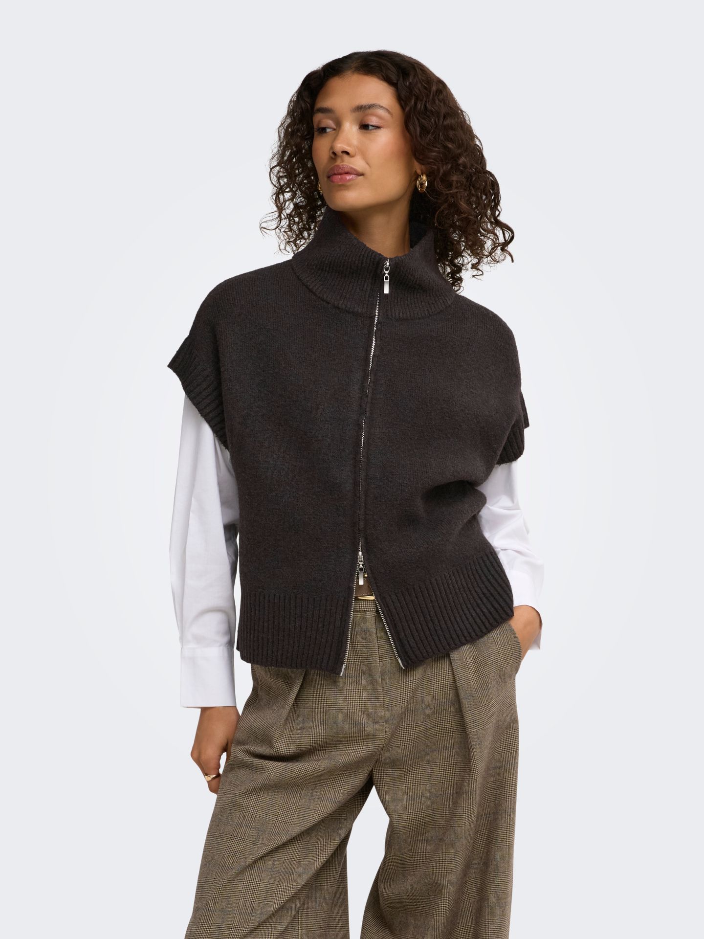 Only JDYLEA S/L HN 2WAY ZIP VEST KNT NOO Chocolate Torte/Black/birch stripe 2900172453025