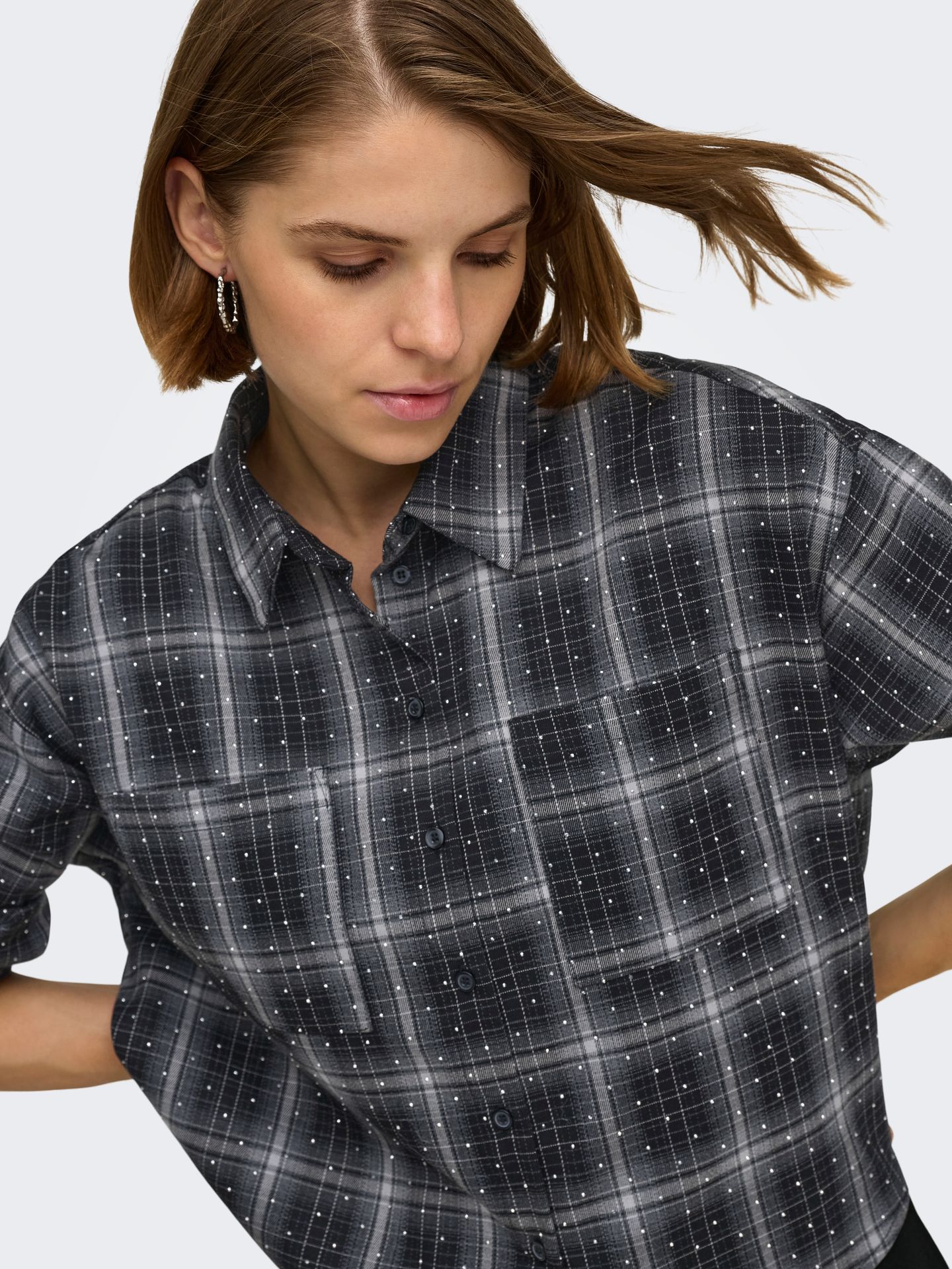 Only ONLILSTON LS GLITTER DETAIL SHIRT W Black/LEO AOP 2900172502044