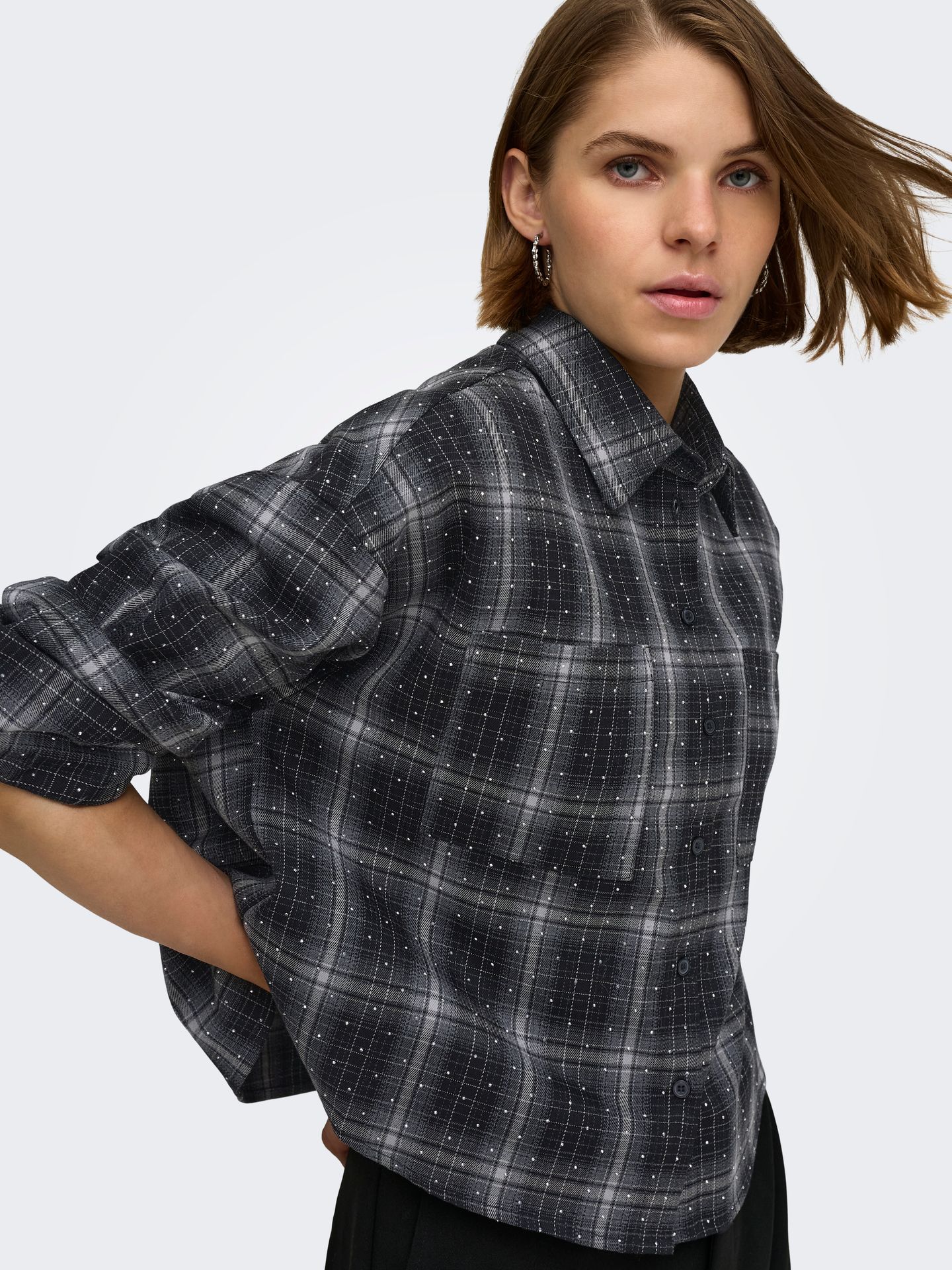 Only ONLILSTON LS GLITTER DETAIL SHIRT W Black/LEO AOP 2900172502044