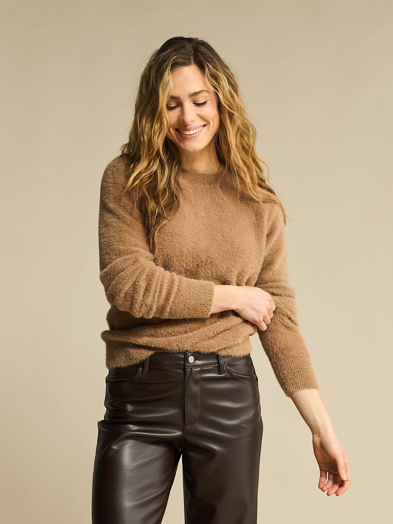 Red Button Fuzzy Puff sleeve Almond115 2900153874047