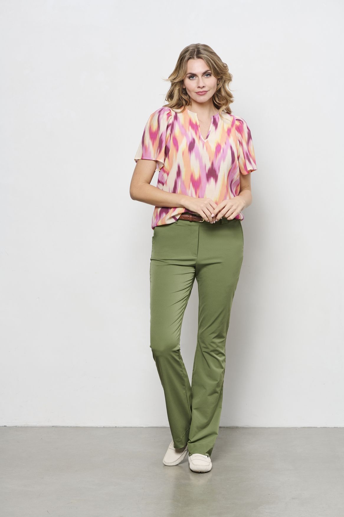 &Co Woman PENELOPE FLARE TRAVEL 52090 on-olive 2900154460041 &Co Woman PENELOPE FLARE TRAVEL 52090 on-olive 2900154460041