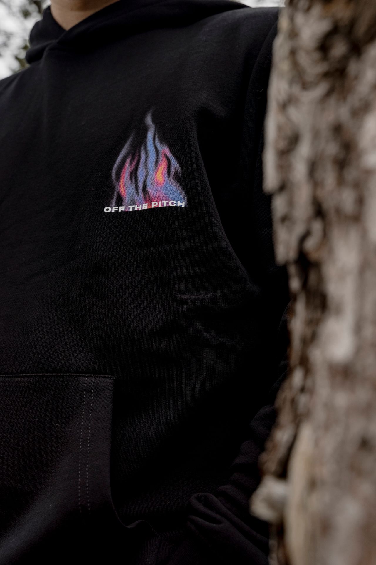 Off The Pitch Burning Flower hood Black 2900160429070