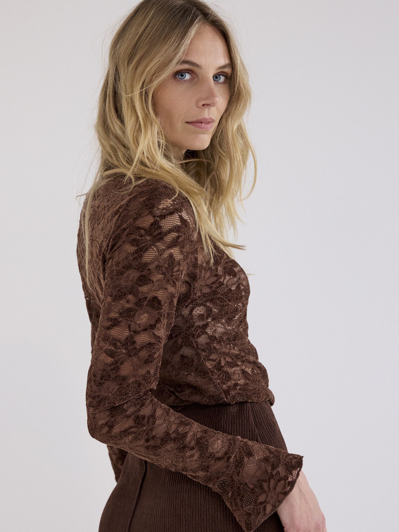 Tramontana Velvet Stretch Lace Top Chocolate 002650 2900162840026