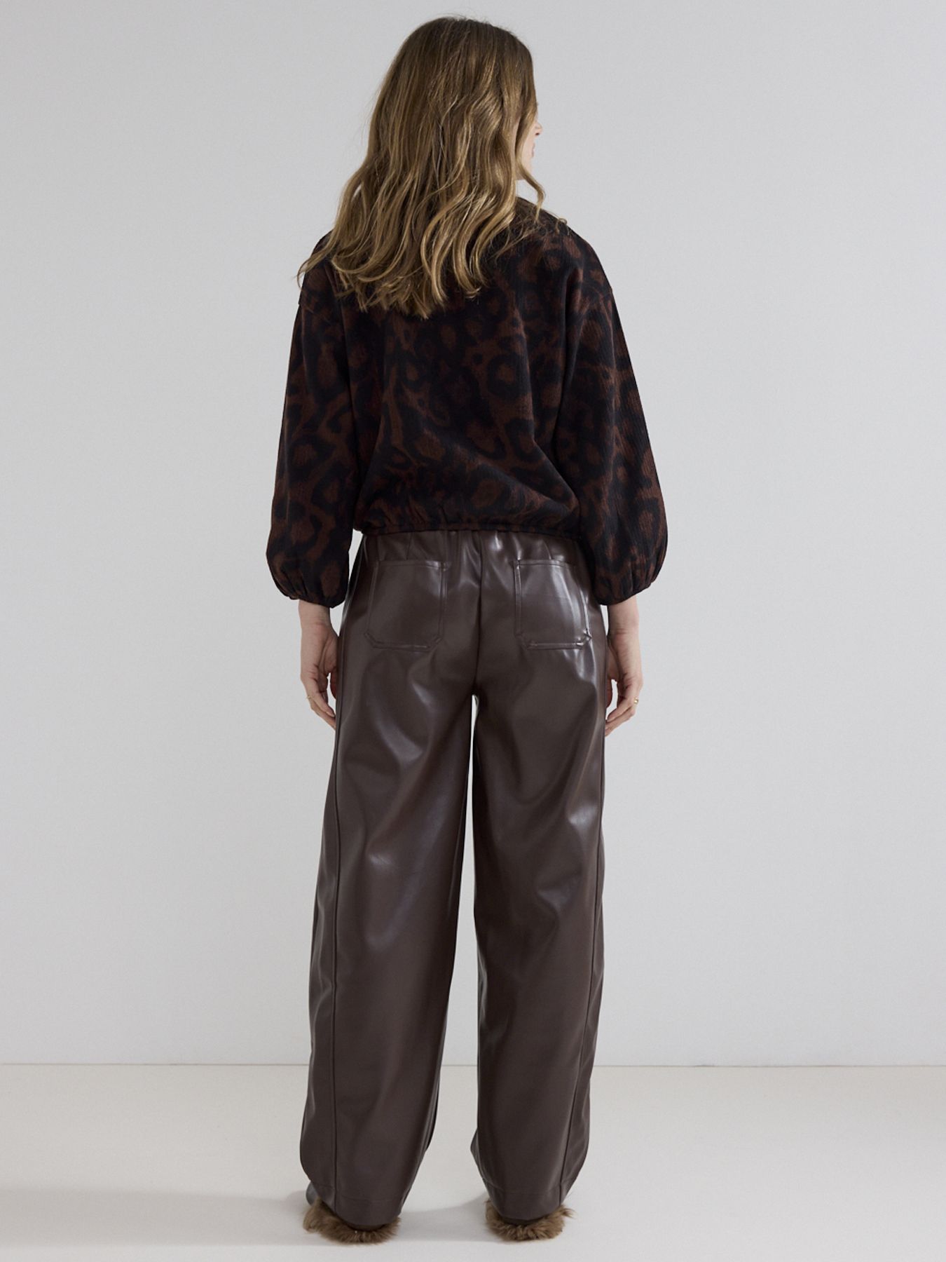 Tramontana Top Shadow Dots Print Brown and Black 100007 2900162842020
