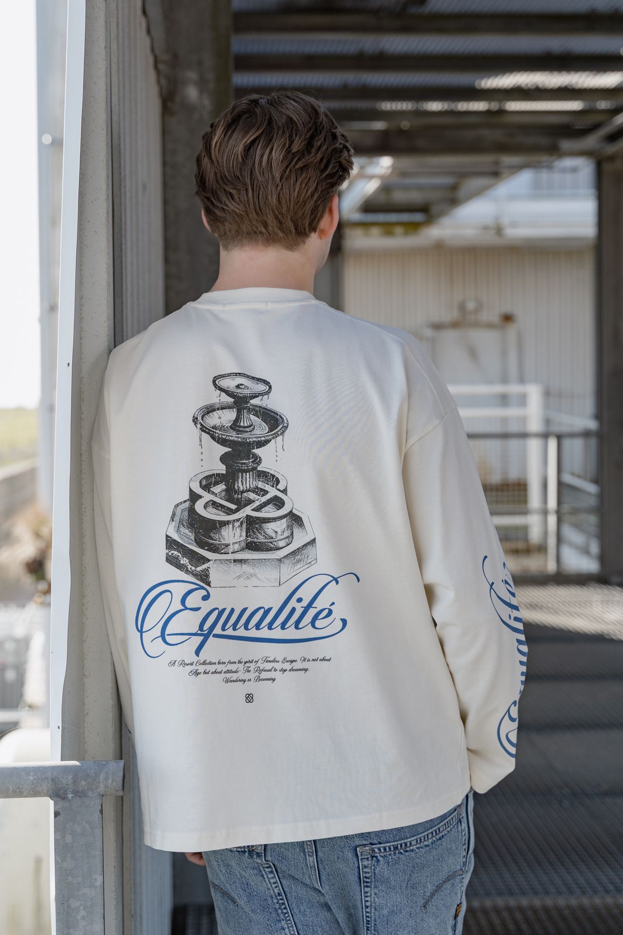 Equalité Fontain oversized longsleeve White 2900164280035