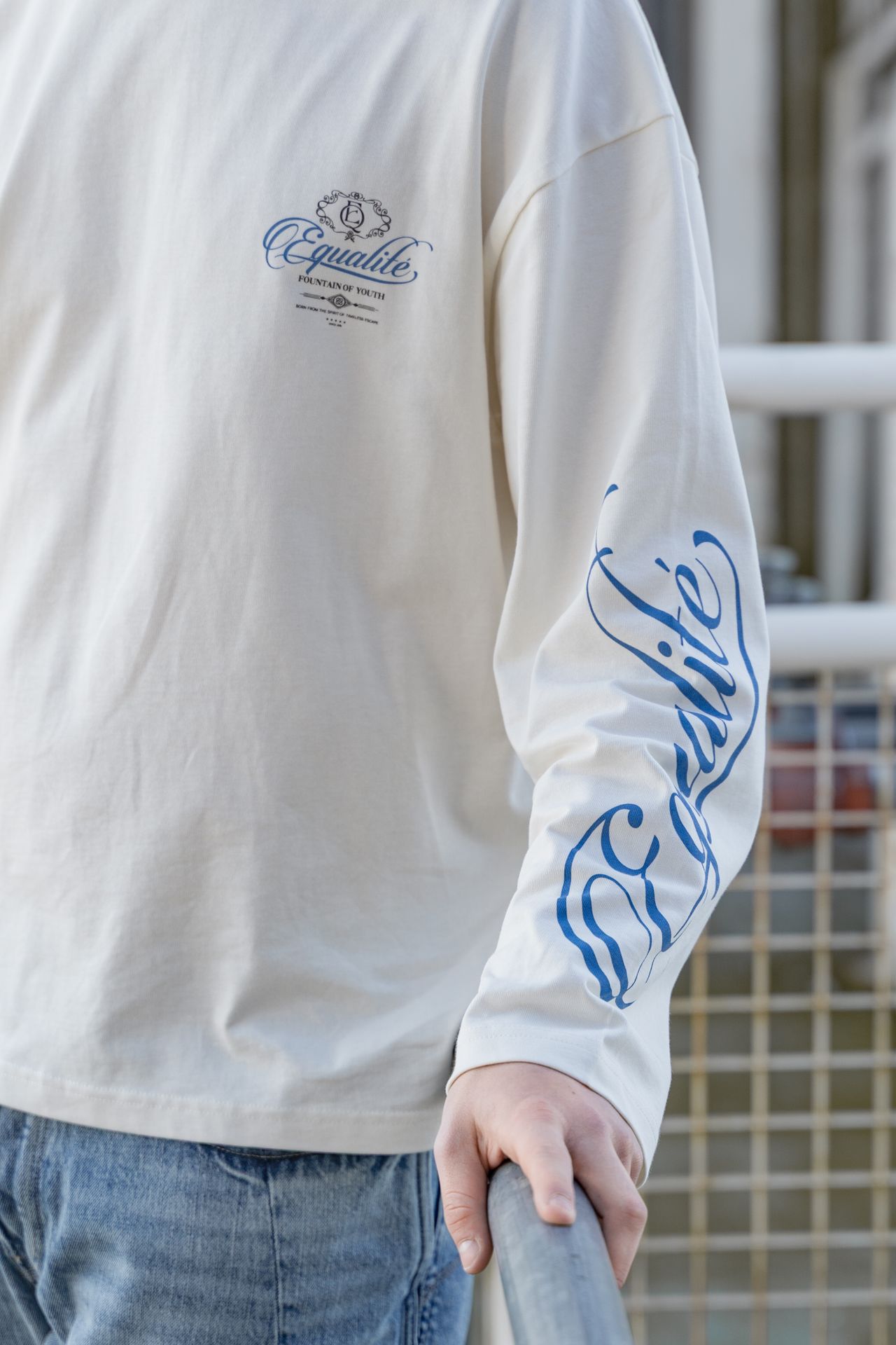 Equalité Fontain oversized longsleeve White 2900164280035