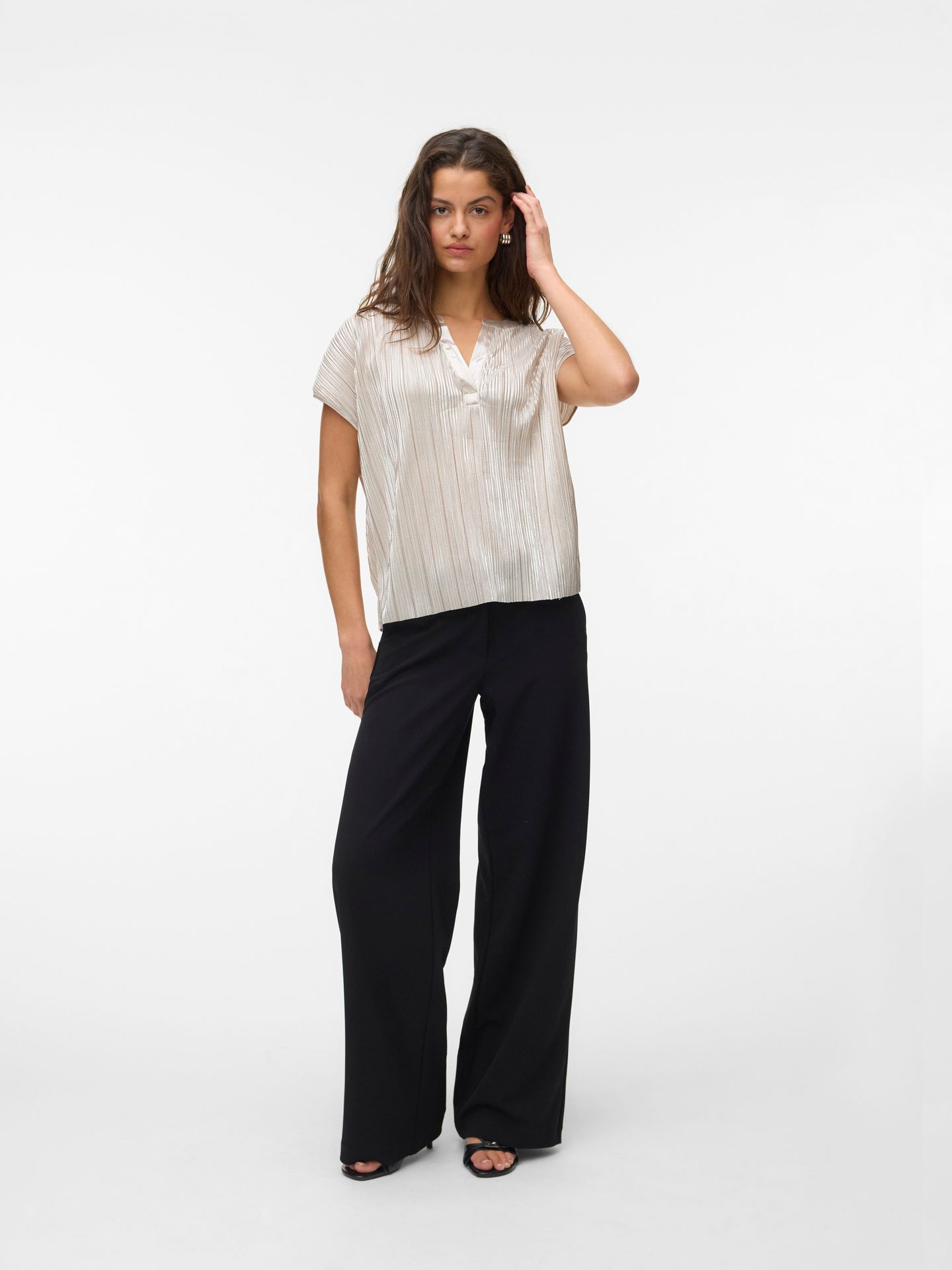 Vero Moda VMKUVI S/S V-NECK TOP JRS BTQ NL Silver Colour 2900166814047