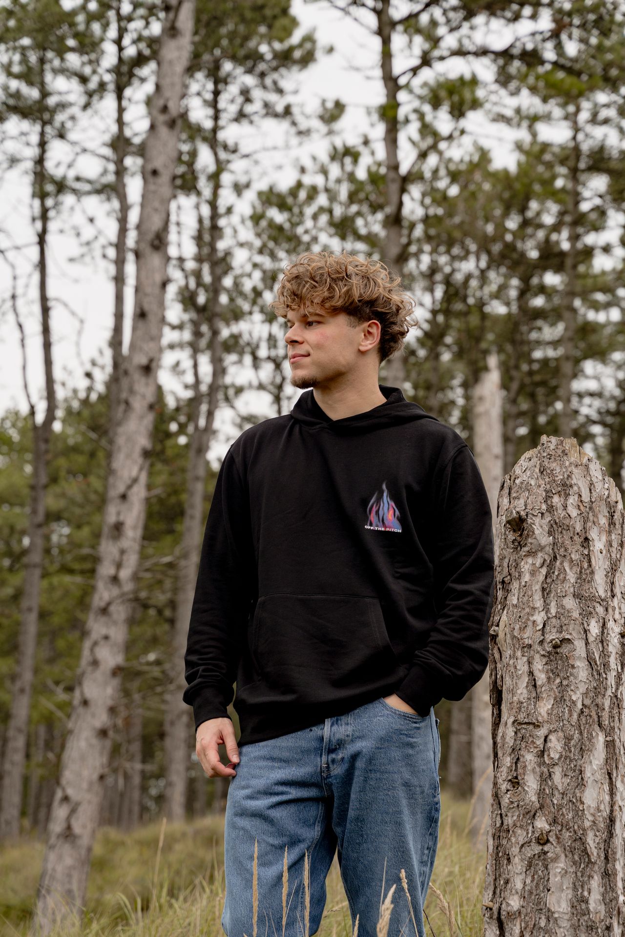 Off The Pitch Burning Flower hood Black 2900160429070