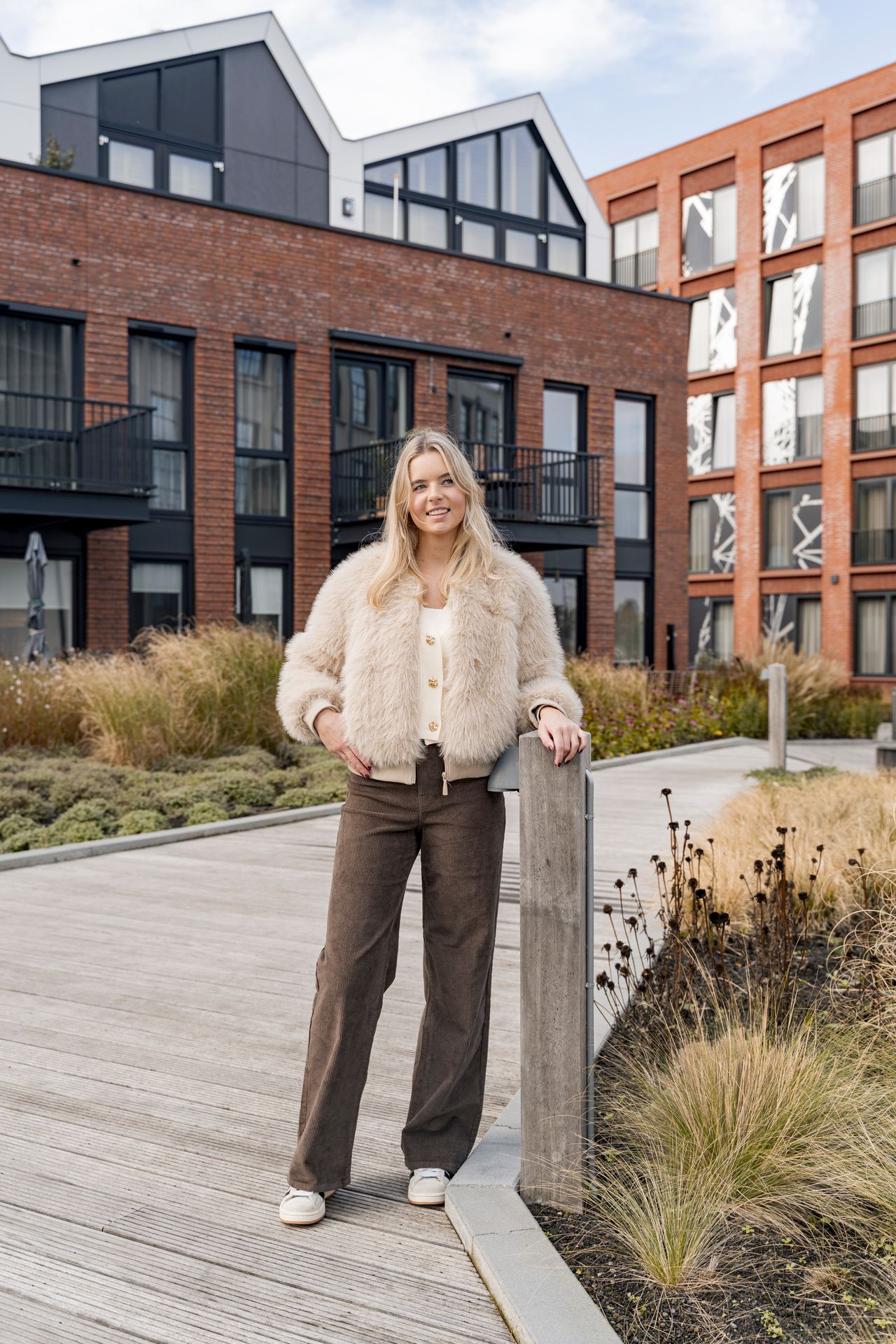 Only ONLMANNY FAUX FUR BOMBER CC OTW Pumice Stone 2900160300010