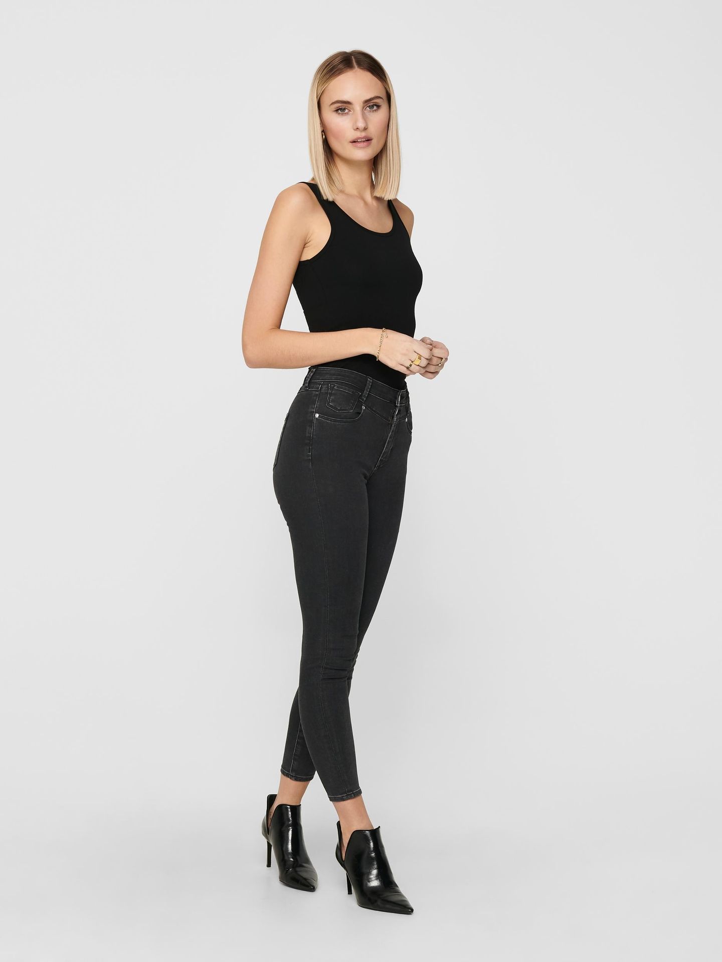 Only ONLLIVE LOVE LIFE S/L LONG TANK TOP - BLACK BLACK 2900128490012 Only ONLLIVE LOVE LIFE S/L LONG TANK TOP - BLACK BLACK 2900128490012