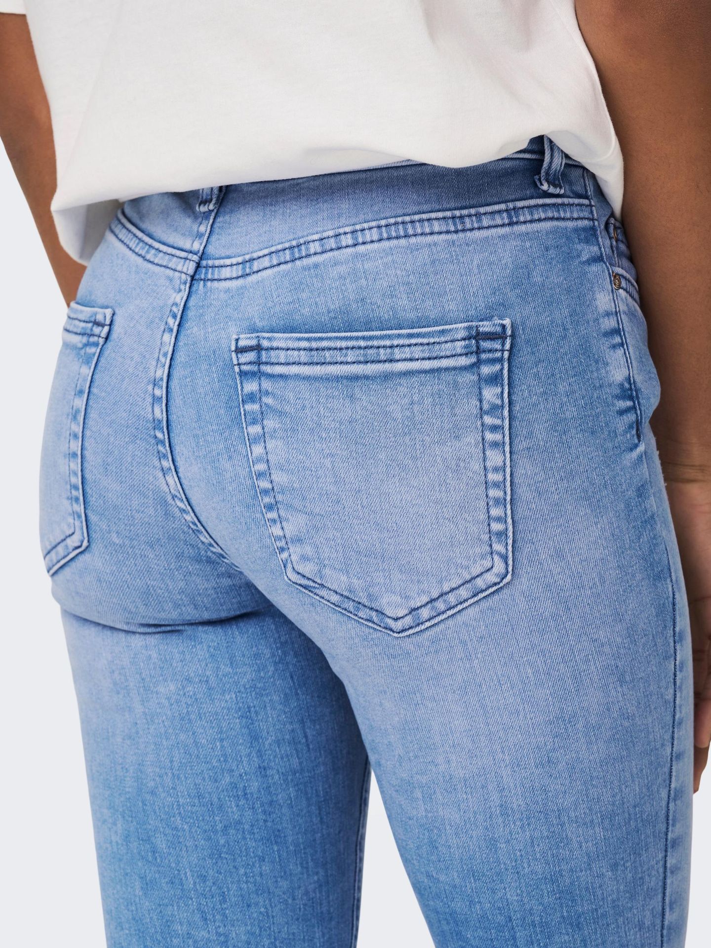 Only ONLBLUSH LIFE MID SK AK RAW REA4347 - Light Blue D Light Blue Denim 2900125033151 Only ONLBLUSH LIFE MID SK AK RAW REA4347 - Light Blue D Light Blue Denim 2900125033151